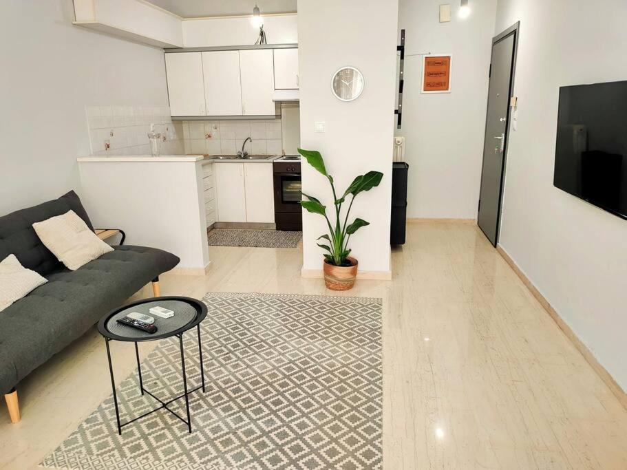 カラマタΔίπλα Στο Πάρκοアパートメント エクステリア 写真